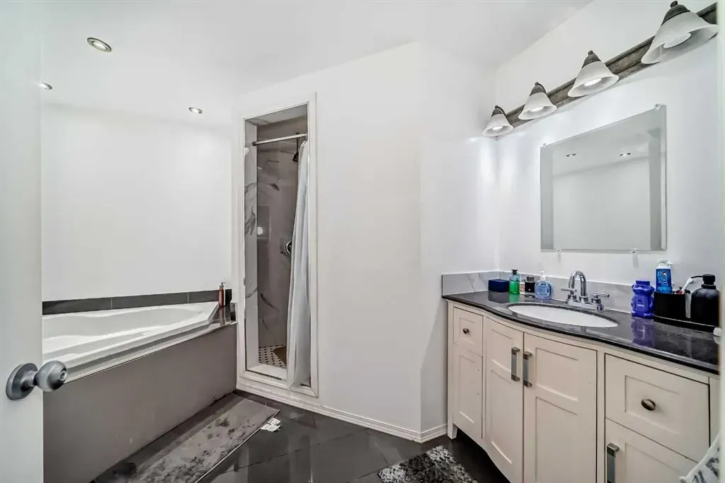 7 Westland Road, #2