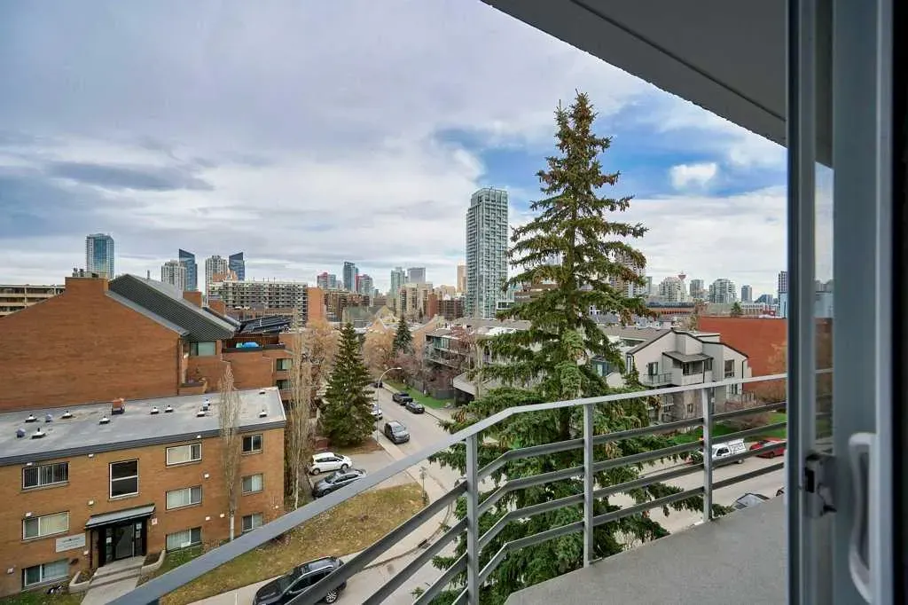 1027 Cameron Avenue SW, #610