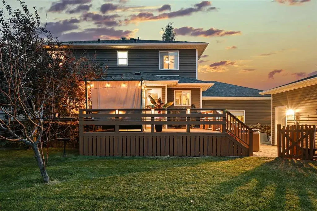 4 Lloyd Crescent NE