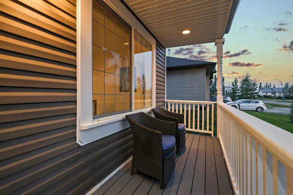 4 Lloyd Crescent NE