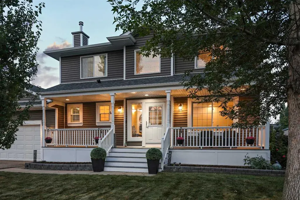 4 Lloyd Crescent NE