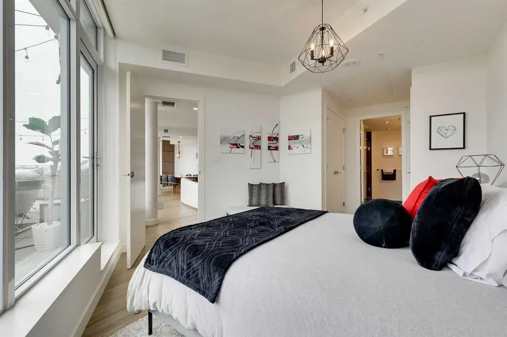 108 2 Street SW, #802