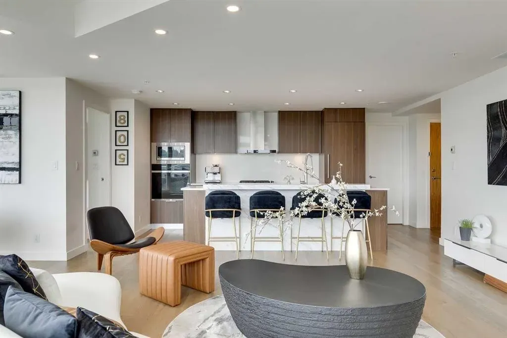 108 2 Street SW, #802