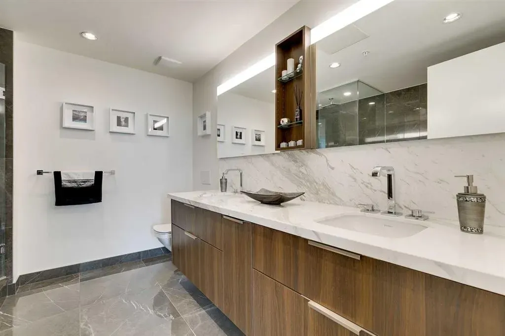 108 2 Street SW, #802