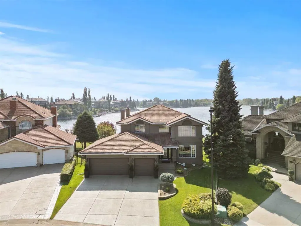 230 Mckenzie Lake Bay SE