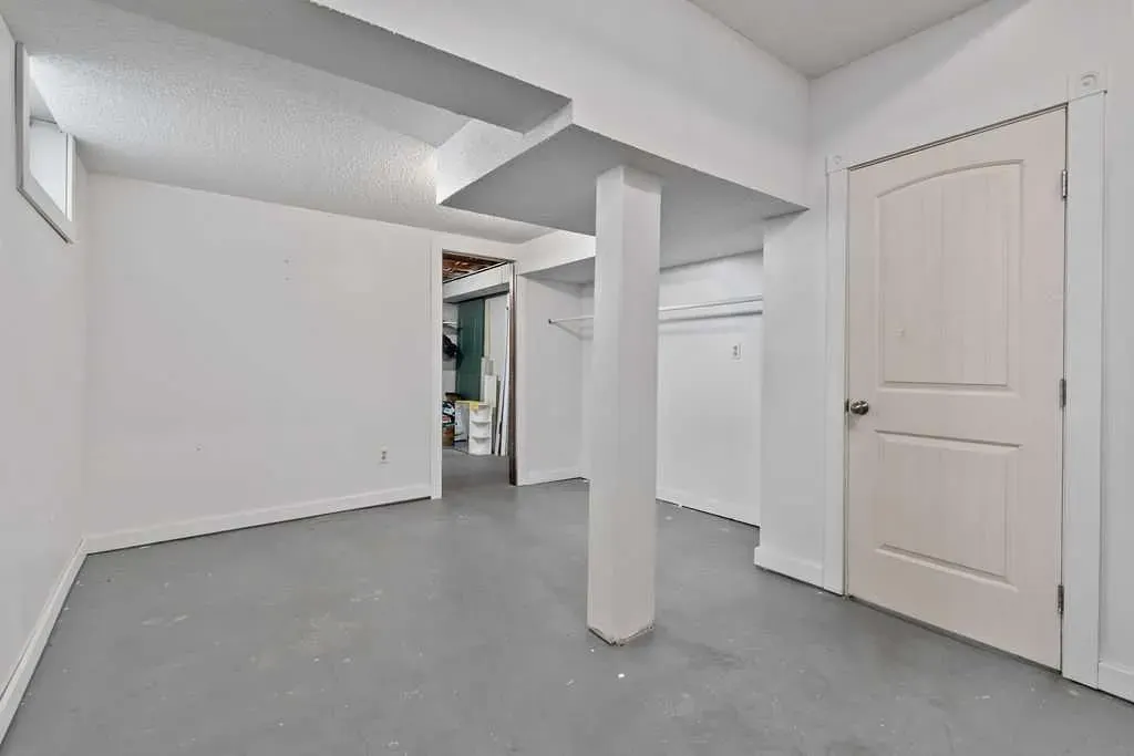 215 Ranchview Court NW