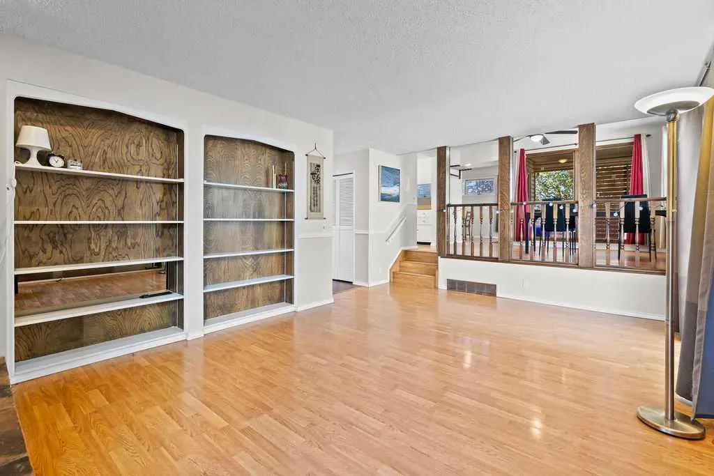 215 Ranchview Court NW
