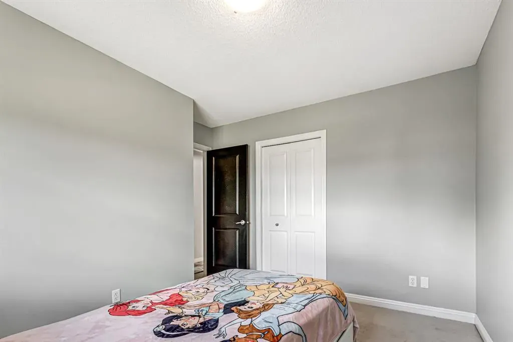 284 Kincora Heights NW