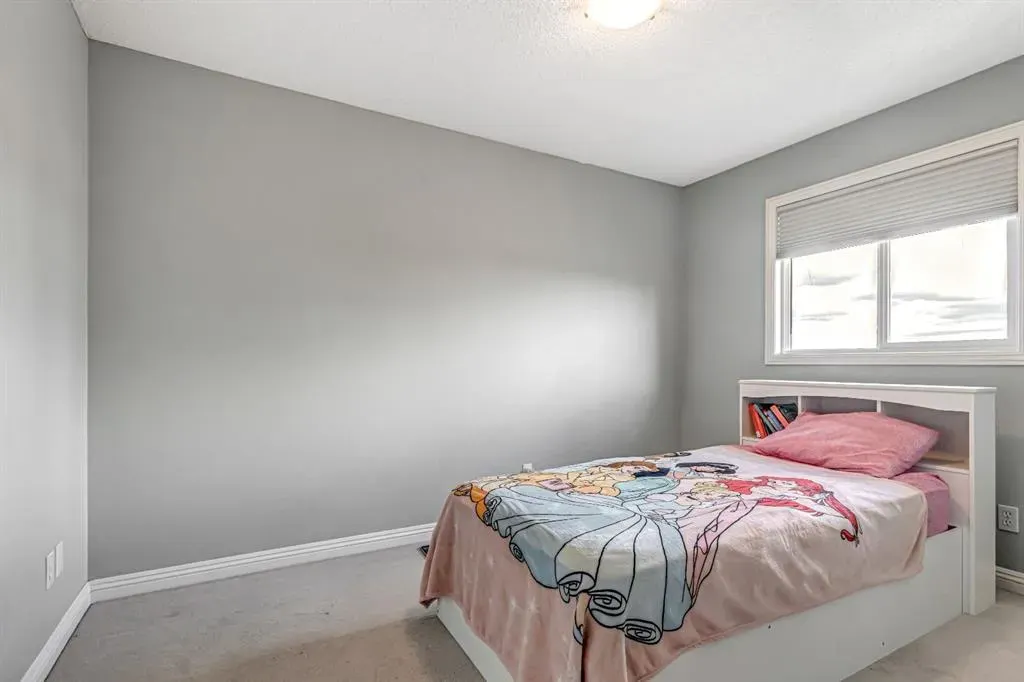 284 Kincora Heights NW