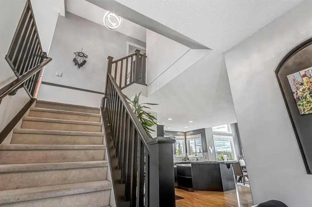 284 Kincora Heights NW