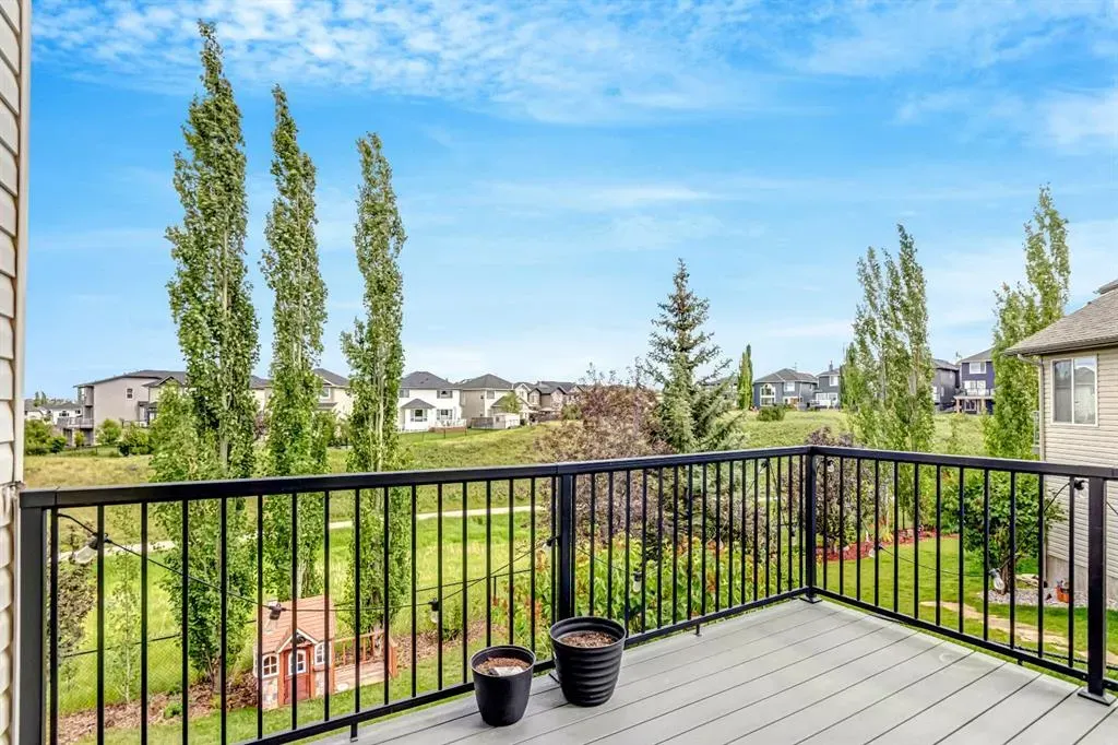 284 Kincora Heights NW
