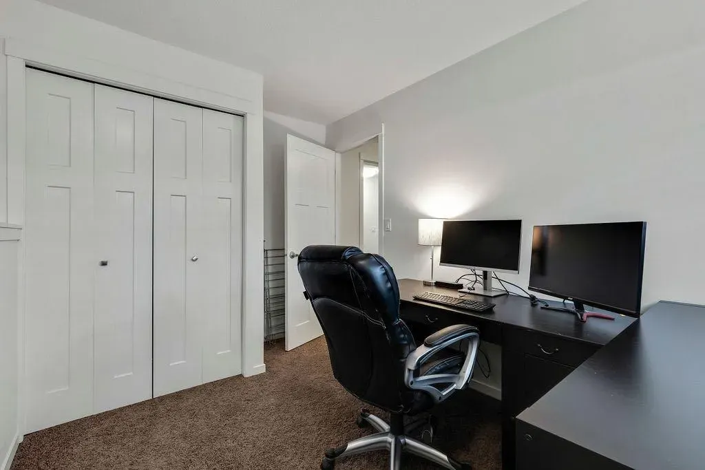 12 Suntree Lane