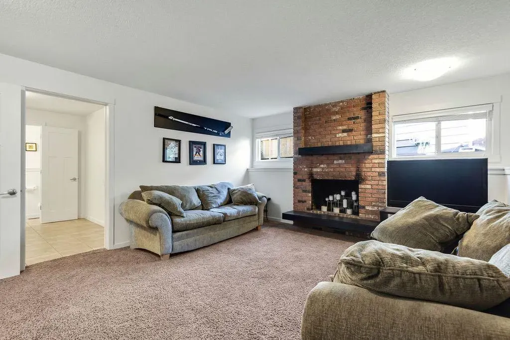 12 Suntree Lane