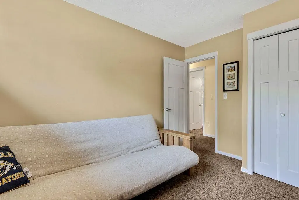 12 Suntree Lane