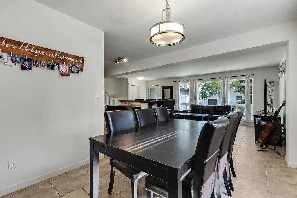 12 Suntree Lane