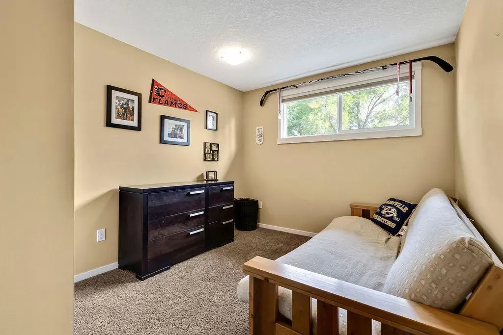 12 Suntree Lane