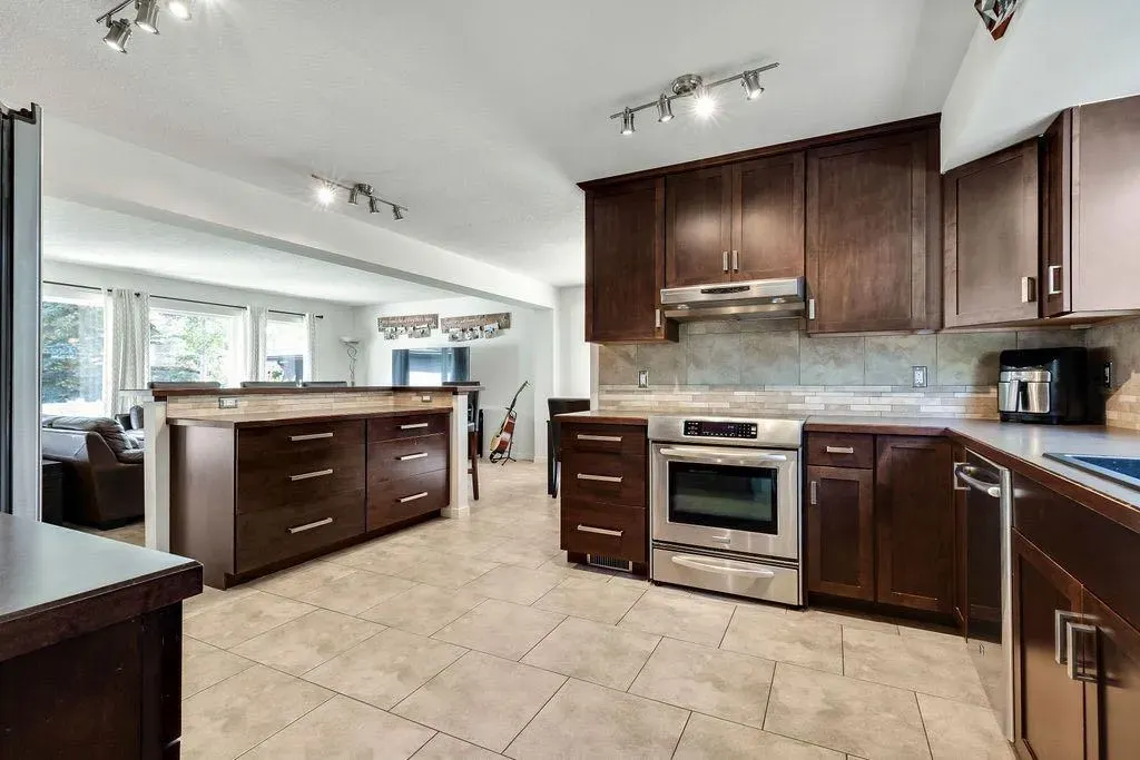 12 Suntree Lane