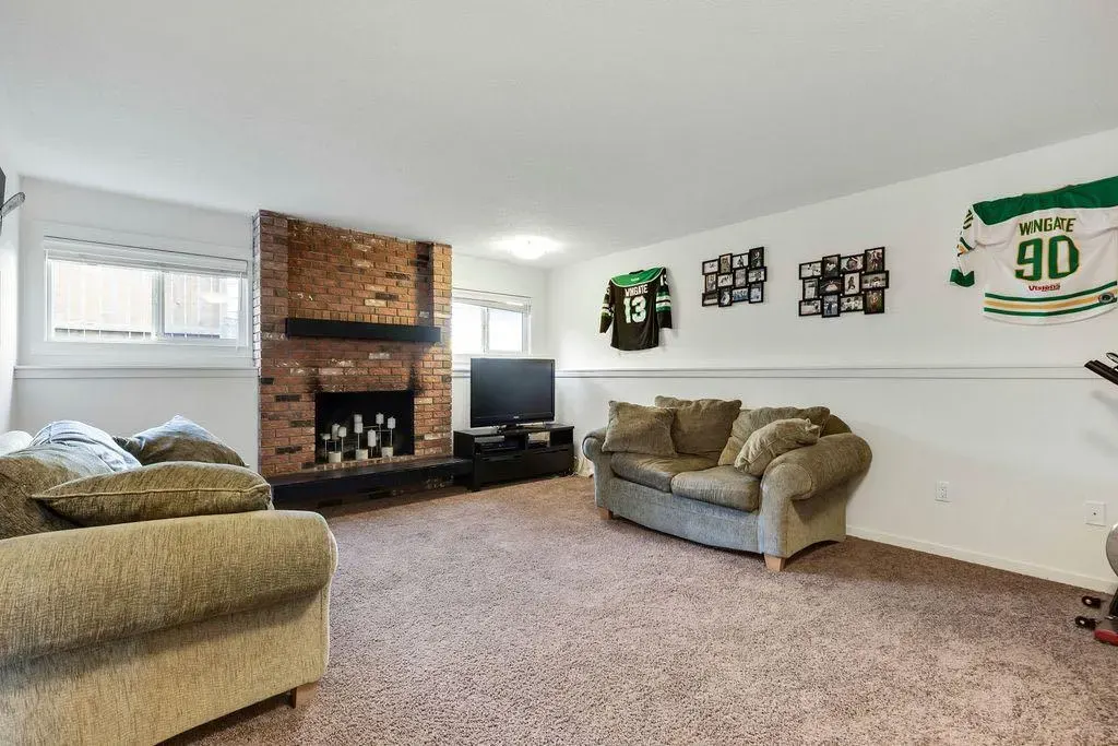 12 Suntree Lane