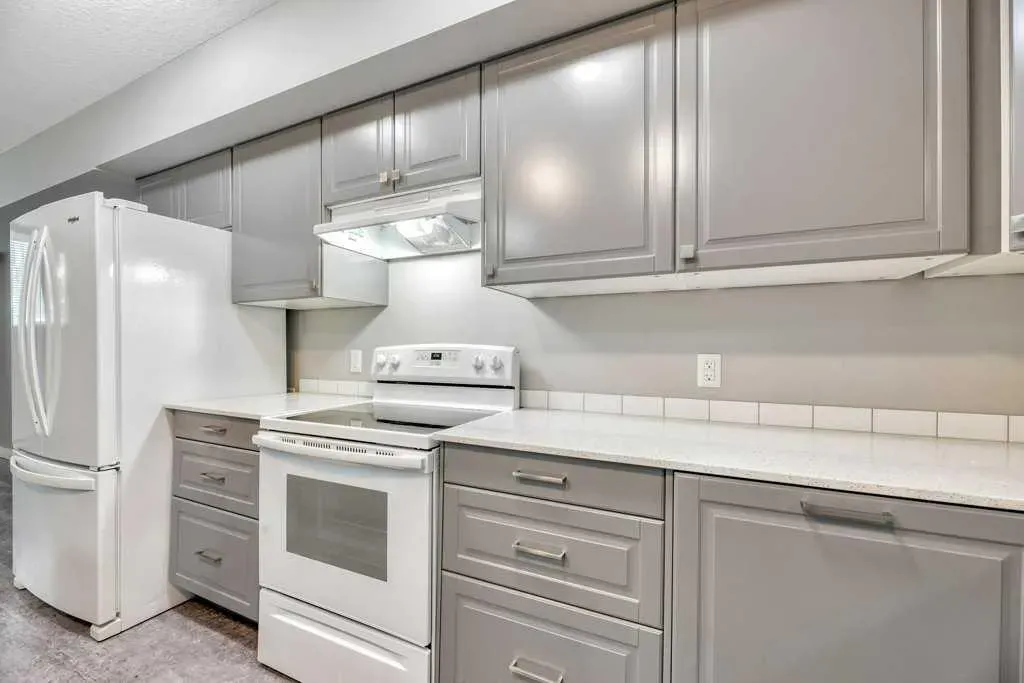 606 Lakeside Boulevard, #12