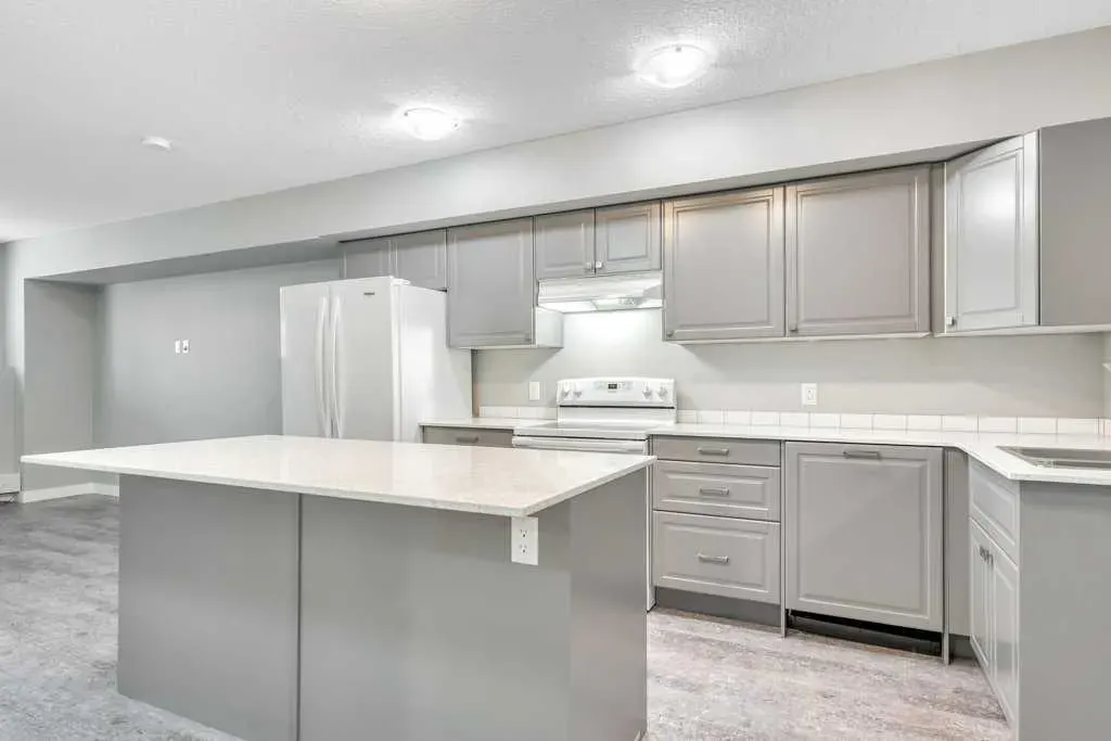 606 Lakeside Boulevard, #12