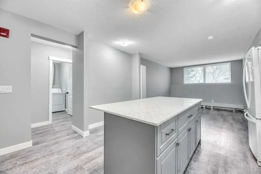 606 Lakeside Boulevard, #12