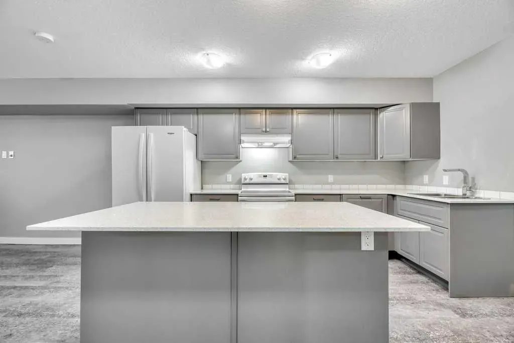 606 Lakeside Boulevard, #12