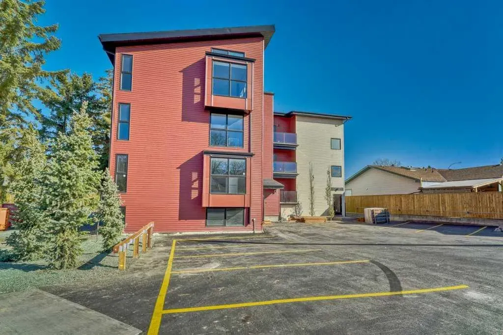 606 Lakeside Boulevard, #12
