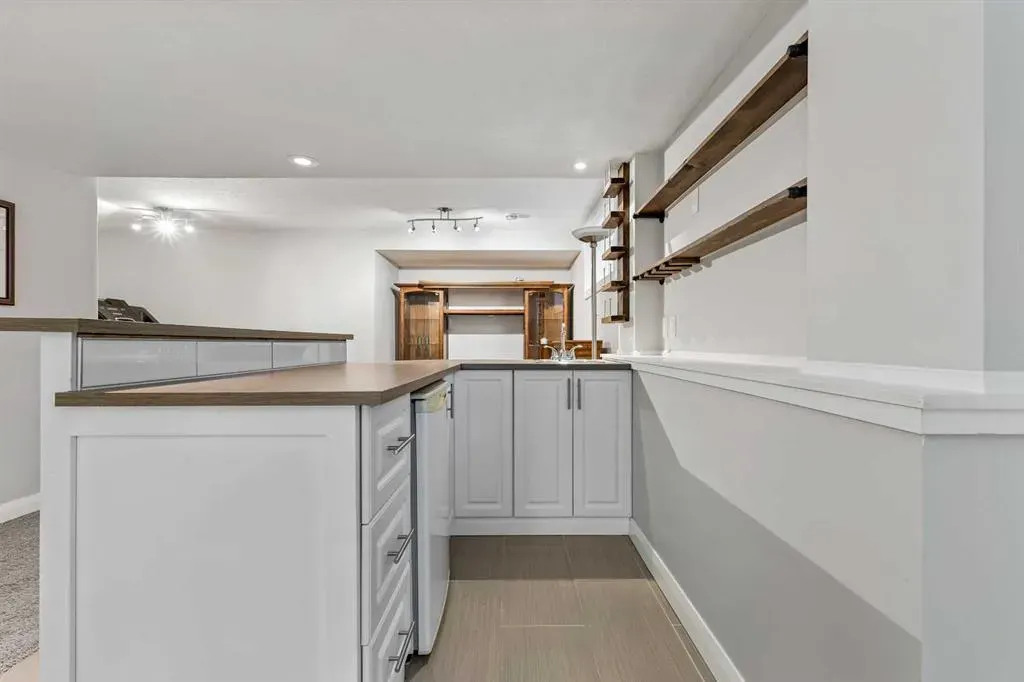 2530 Ravenswood View SE