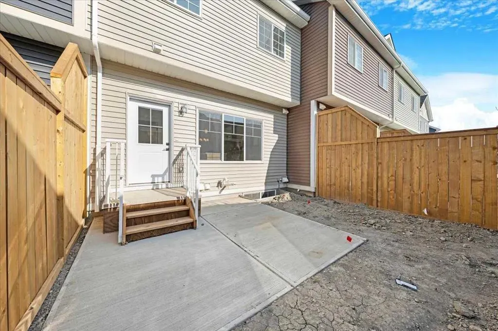 7 Baysprings Terrace SW