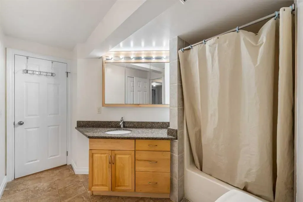 57 Somerglen Park SW
