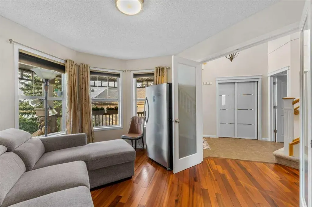 57 Somerglen Park SW