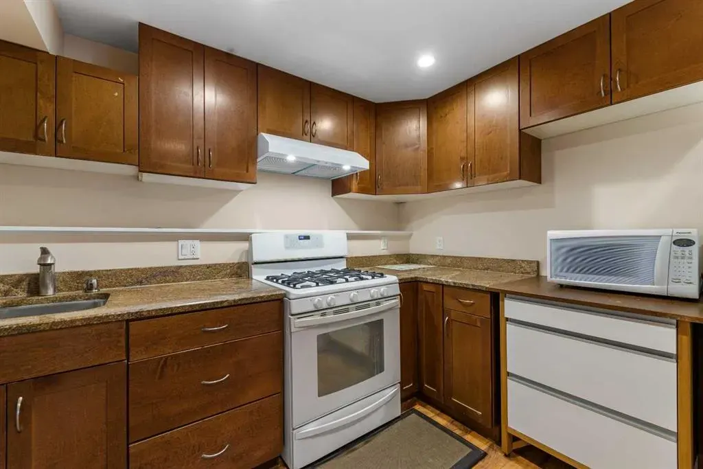 57 Somerglen Park SW