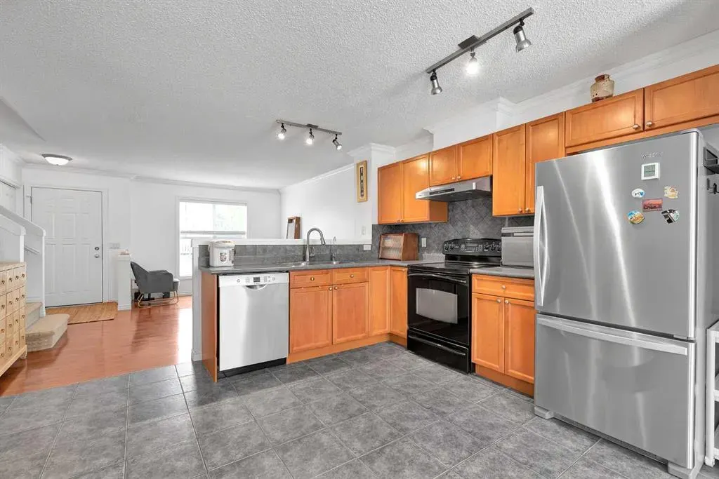216 Toscana Gardens NW