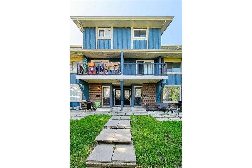2200 Woodview Drive SW, #206
