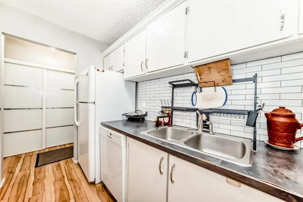 1712 38 Street SE, #306