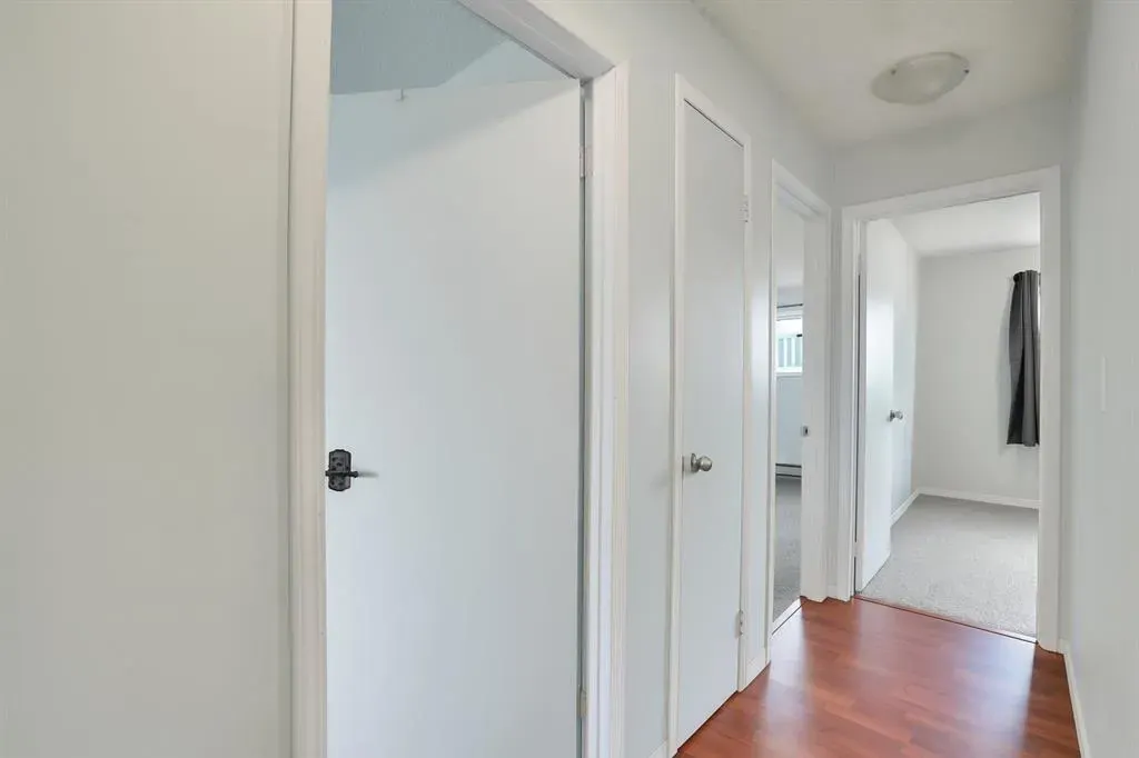 459 Huntsville Crescent NW, #2