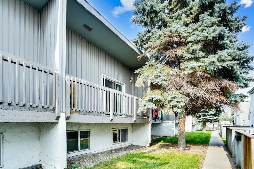459 Huntsville Crescent NW, #2
