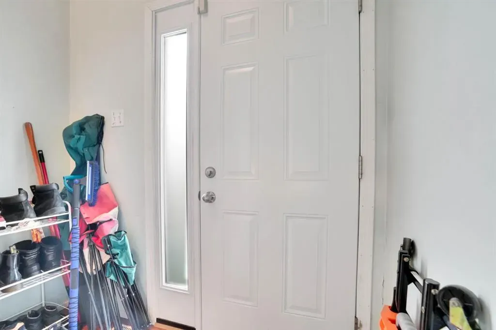459 Huntsville Crescent NW, #2