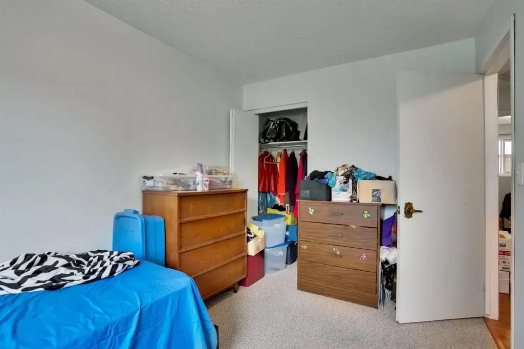459 Huntsville Crescent NW, #2