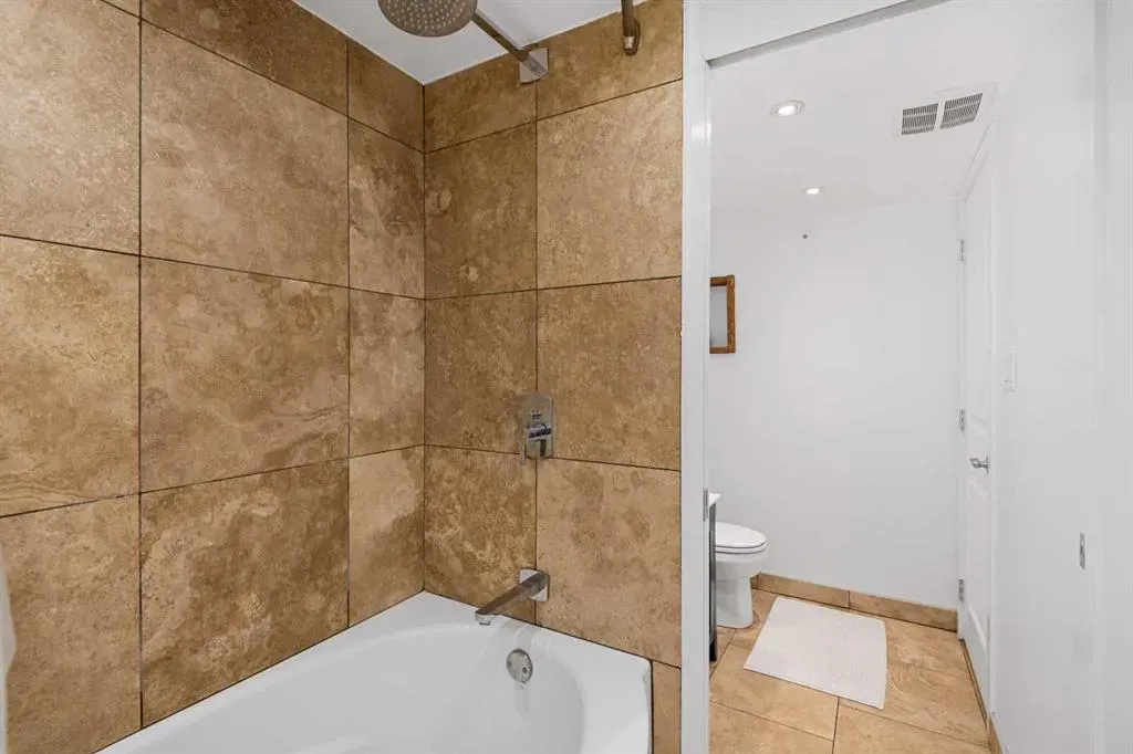 300 Meredith Road NE, #515