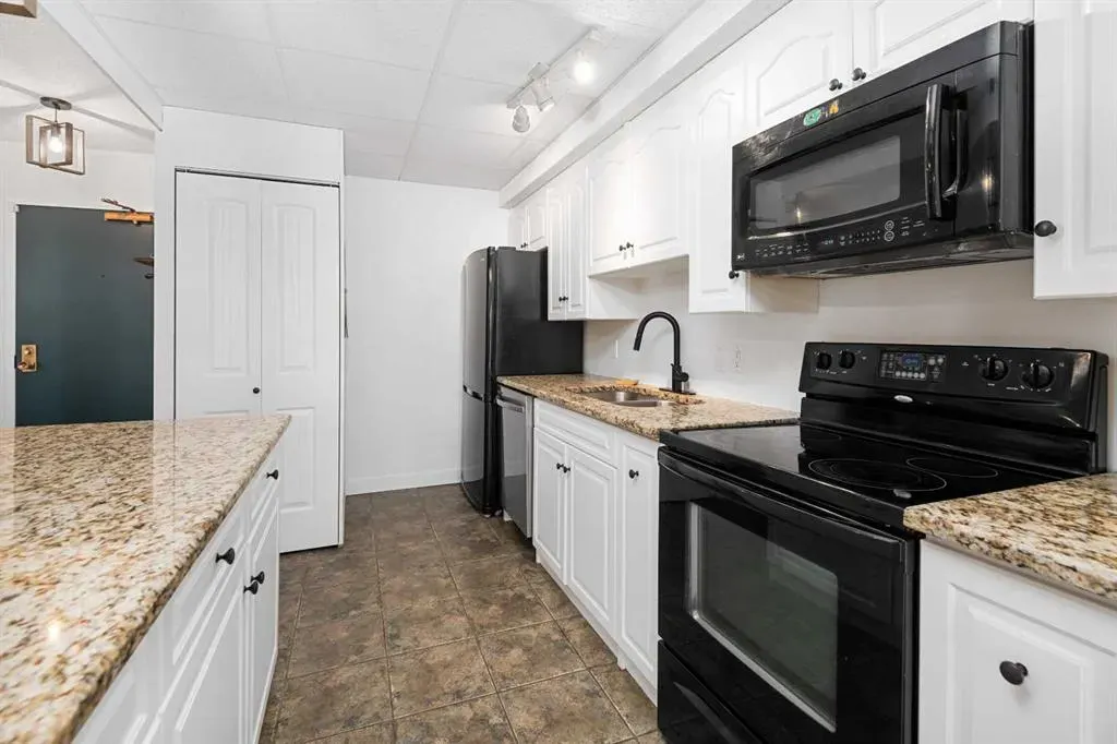 300 Meredith Road NE, #515