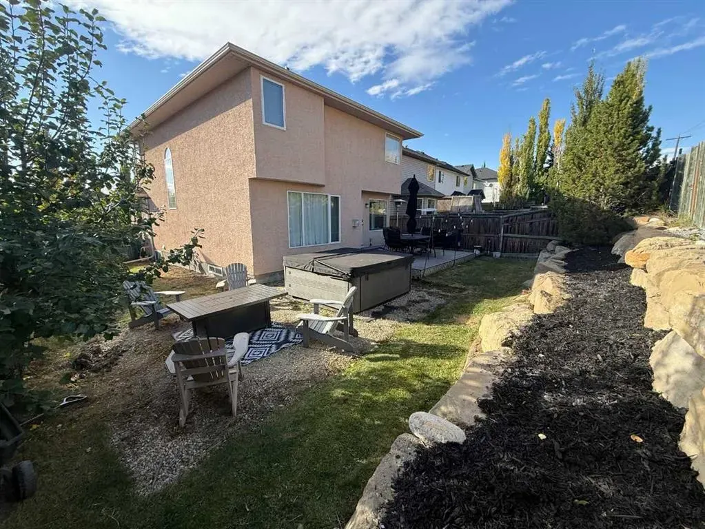 86 Tuscany Ridge View NW