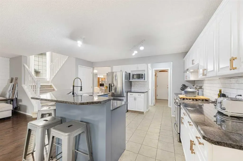 86 Tuscany Ridge View NW