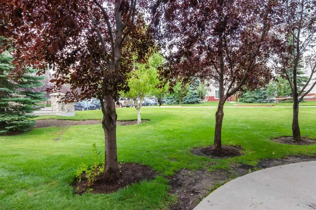 17 Country Village Bay NE, #103