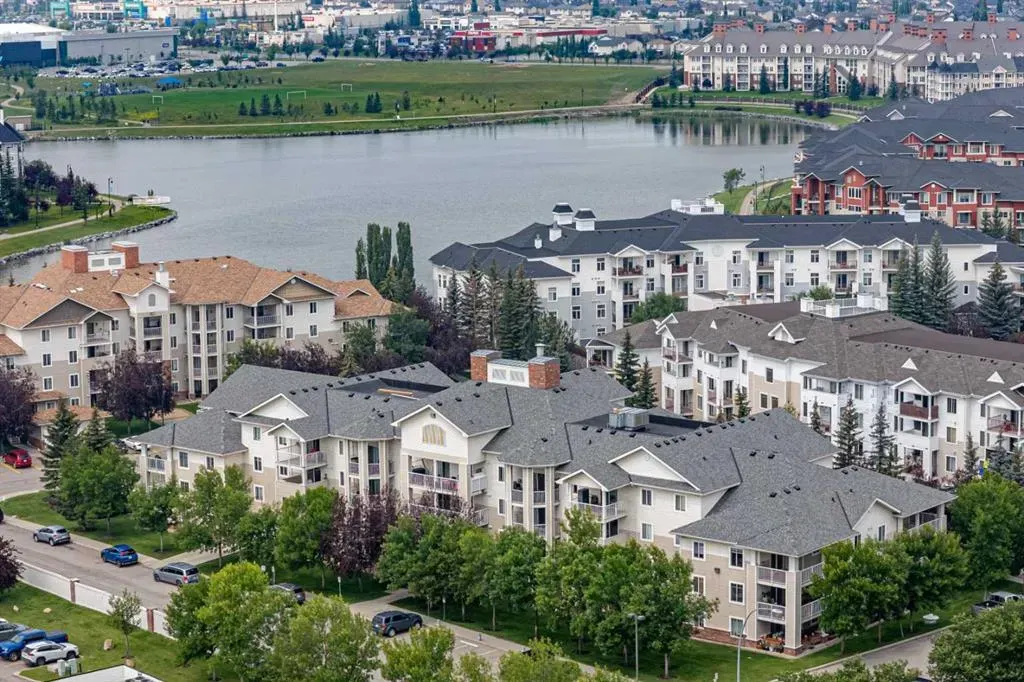 17 Country Village Bay NE, #103