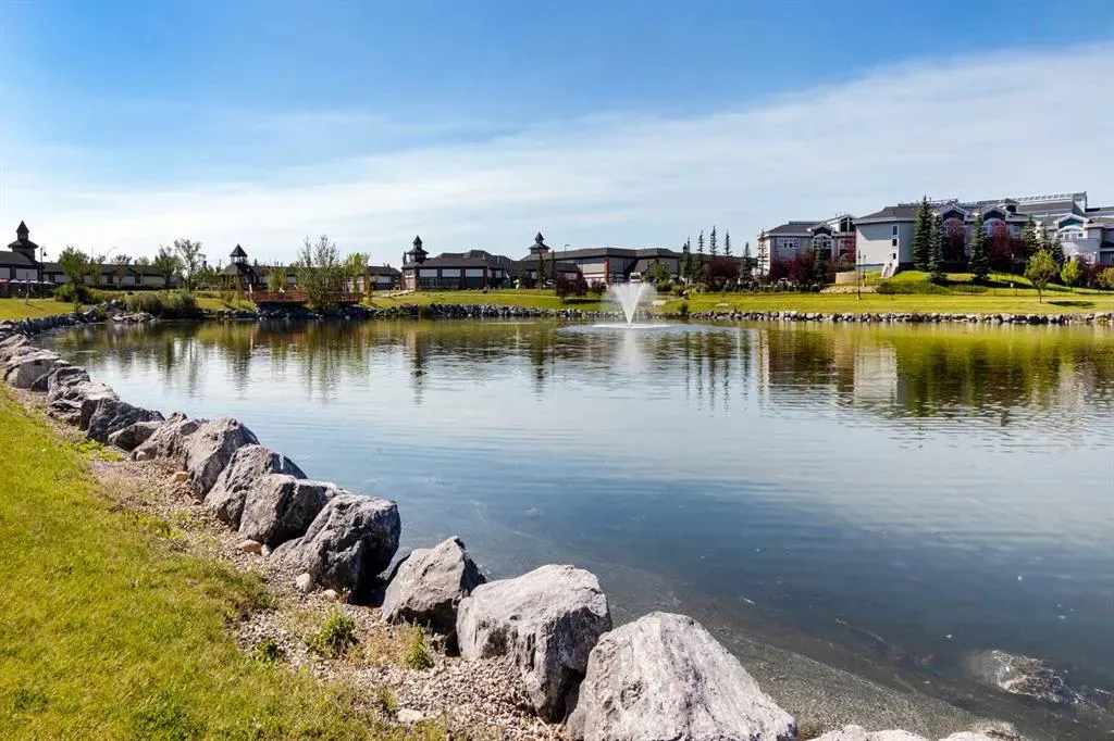 17 Country Village Bay NE, #103