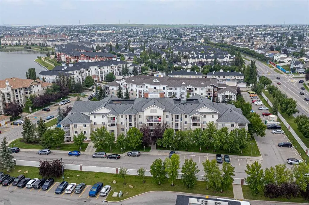 17 Country Village Bay NE, #103