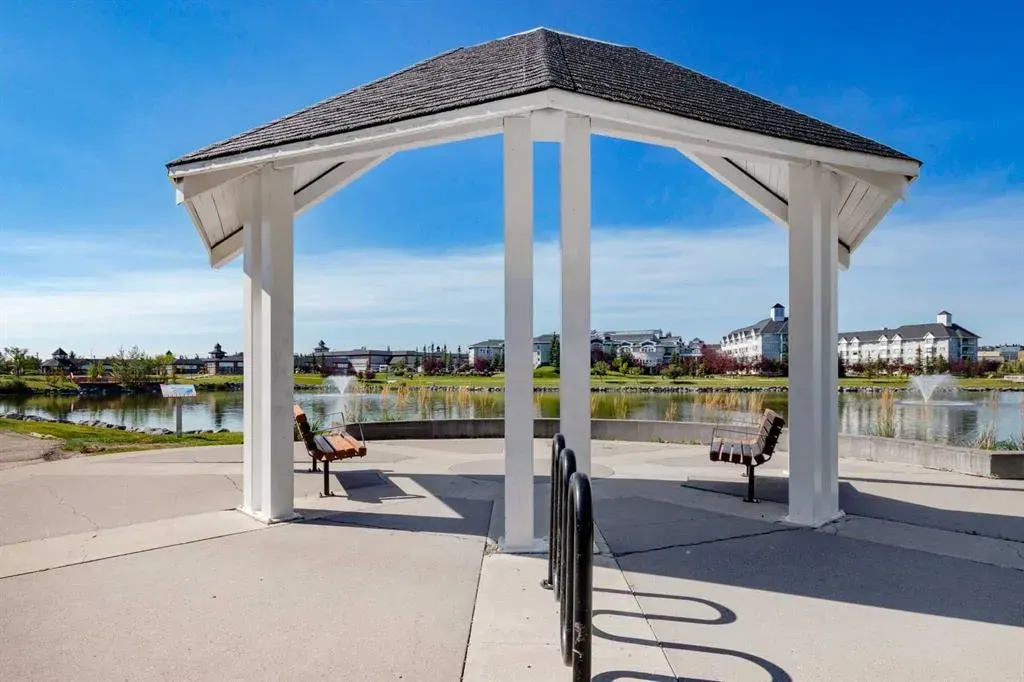 17 Country Village Bay NE, #103
