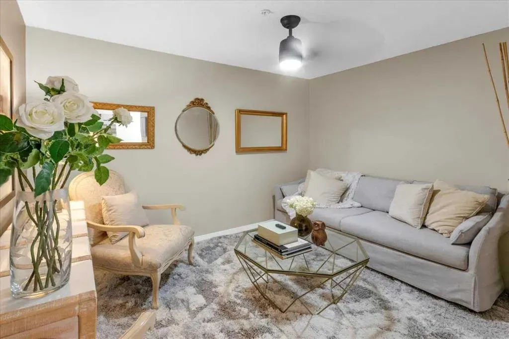 17 Country Village Bay NE, #103