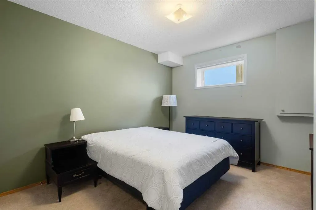 212 Hampstead Gardens NW